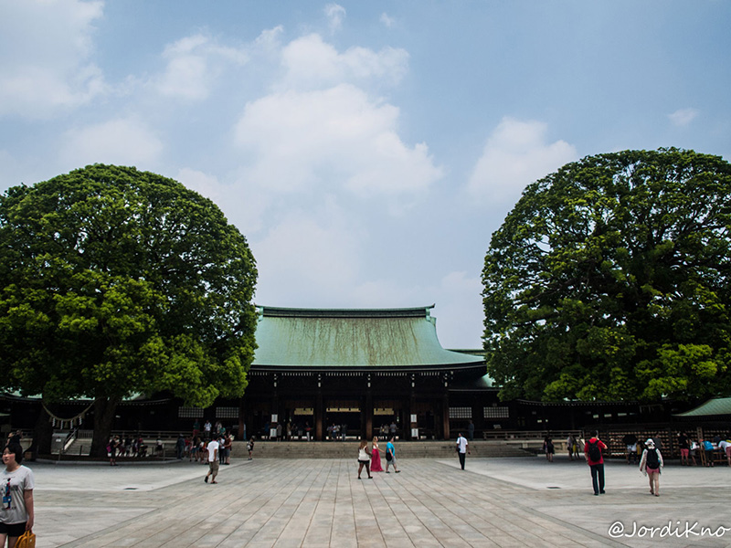 Patio exterior del Santuario Meiji